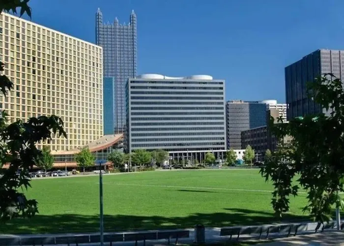 Cozy Chic Downtown 7th Floor Views Fast Wifi 24-7 Gym Lounge Roku *