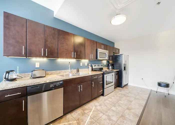 Cozy Chic Downtown 7th Floor Views Fast Wifi 24-7 Gym Lounge Roku Apartment