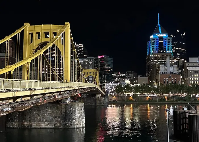 Cozy Chic Downtown 7th Floor Views Fast Wifi 24-7 Gym Lounge Roku * Pittsburgh