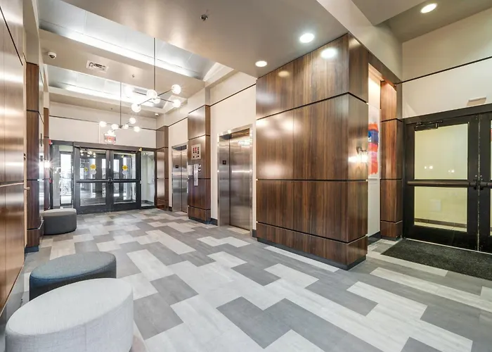 Cozy Chic Downtown 7th Floor Views Fast Wifi 24-7 Gym Lounge Roku